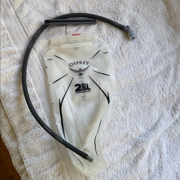 Osprey Blue Hiking/Running Hydration backpack 2.5L bladder - Picture 6 of 7